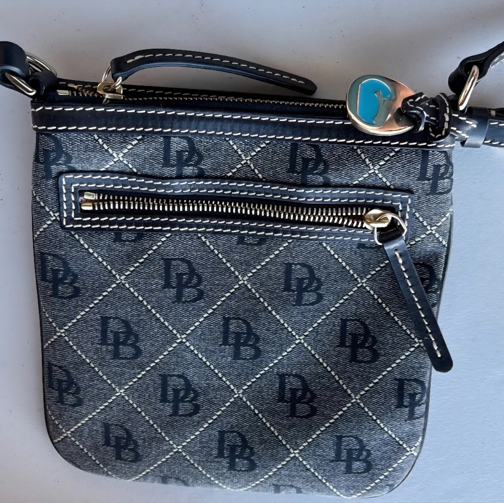 Dooney & Bourke Signature Crossbody Bag. Adjustable leather strap - Picture 2 of 9